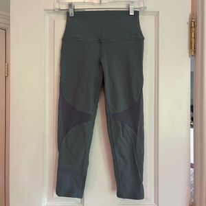 Alo Yoga Cropped Grey Mesh Workout Leggings